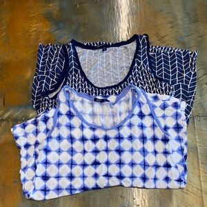 Gap Maternity XS tank tops Lot of 2